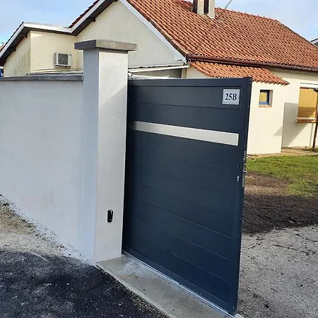Villa Maison Terrasse Jardin Sans Vis-a-vis Parking Animaux Acceptes *